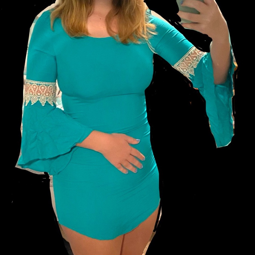 Bell-Sleeved Long Sleeve Bodycon Dress